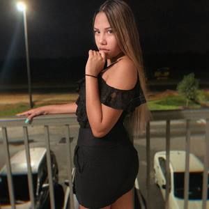 Meet your Posher, Camila